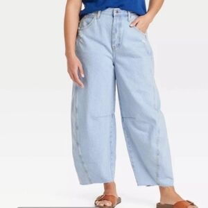 Universal Thread Barrel Jeans